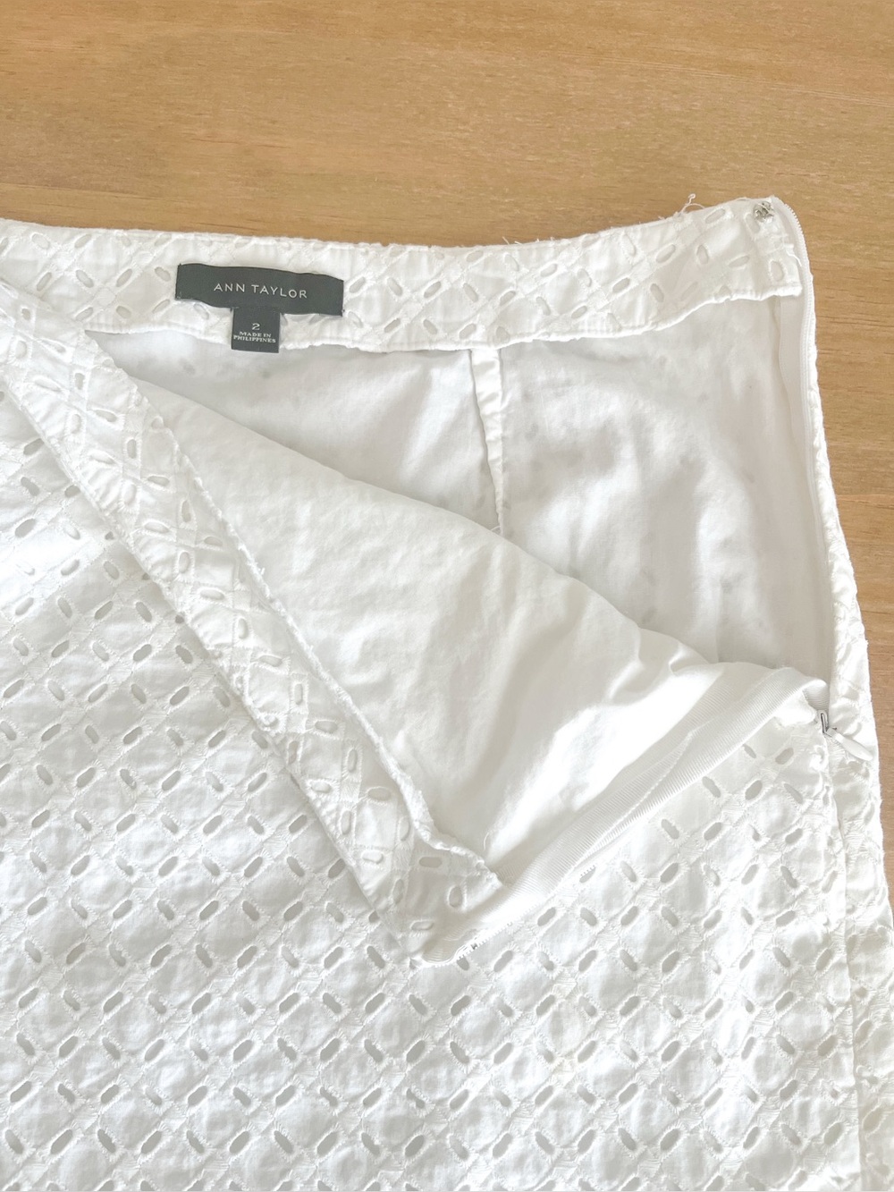 ANN TAYLOR White Eyelet A-Line Mini Skirt 100% Cotton Lined Summer Women’s 2 - Picture 4 of 6